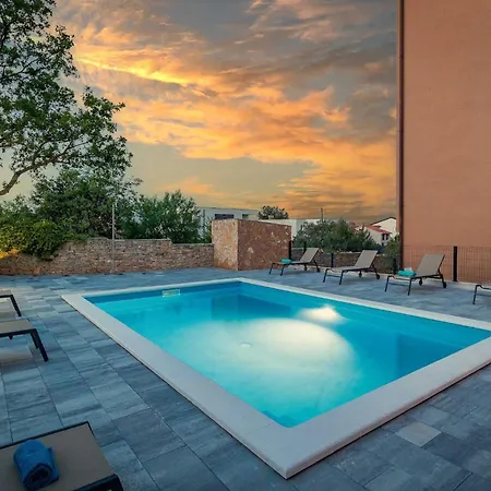 Apartments Cesare With Shared Pool Liznjan Exterior photo