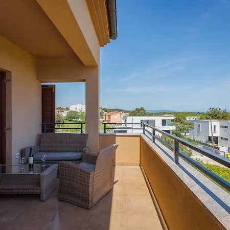 Apartments Cesare With Shared Pool Liznjan Exterior photo