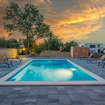 Apartments Cesare With Shared Pool Liznjan Exterior photo