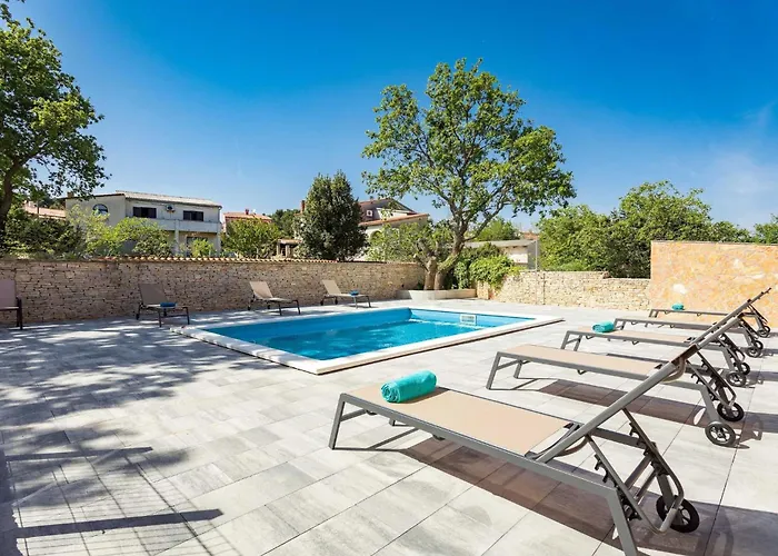 Apartments Cesare With Shared Pool