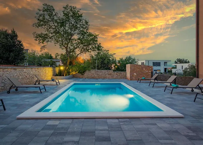 Apartments Cesare With Shared Pool