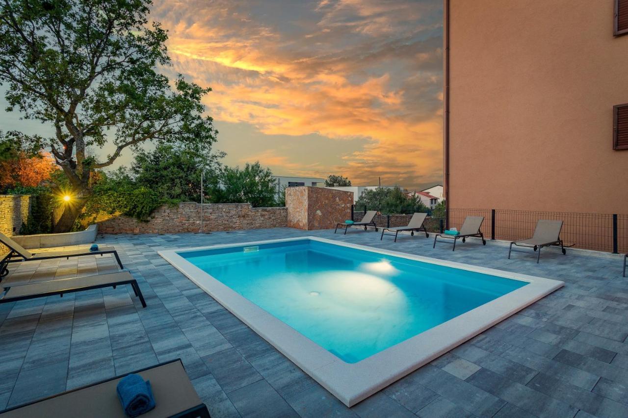Cesare With Shared Pool * Liznjan