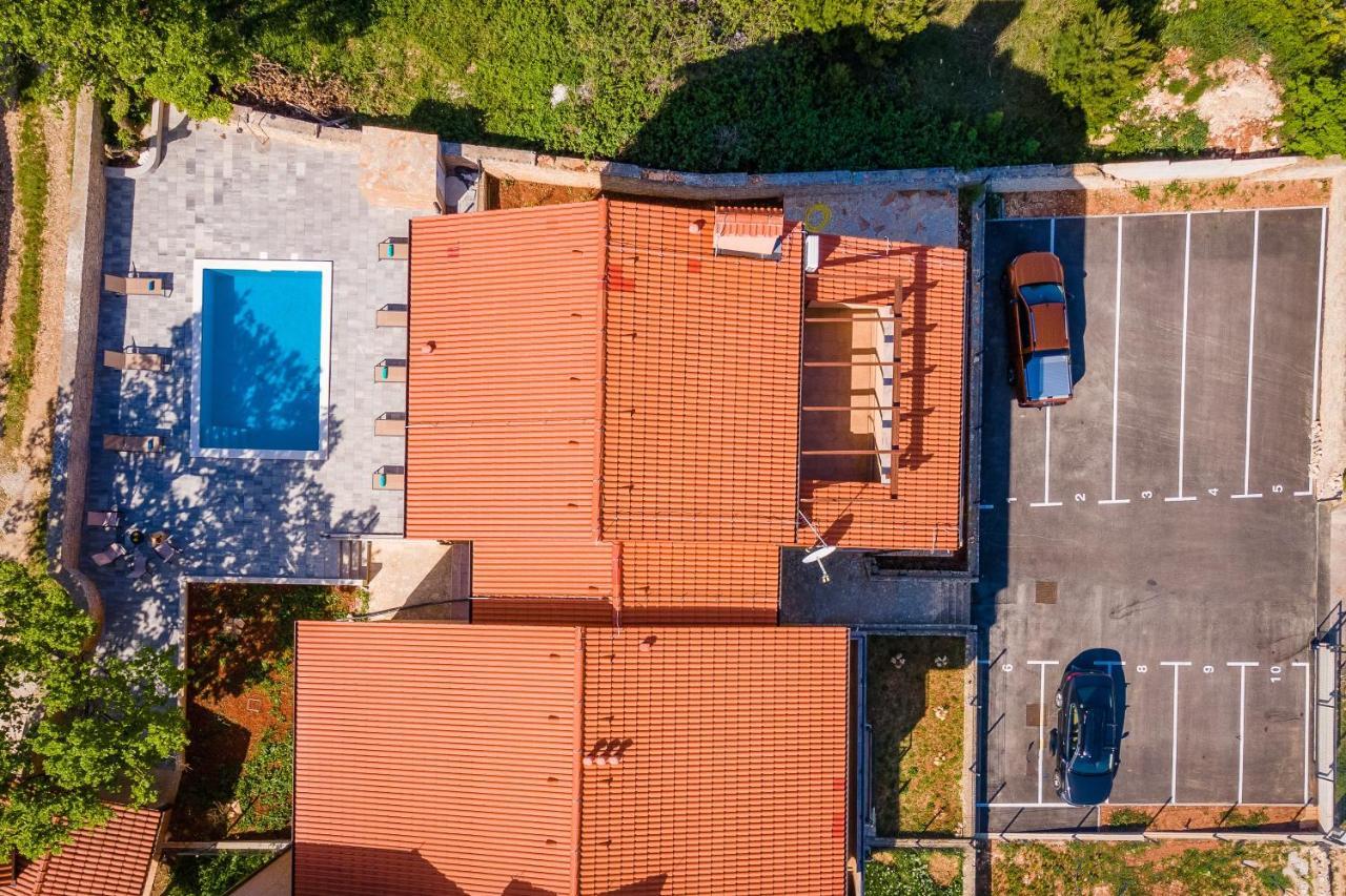 Cesare With Shared Pool Apartment